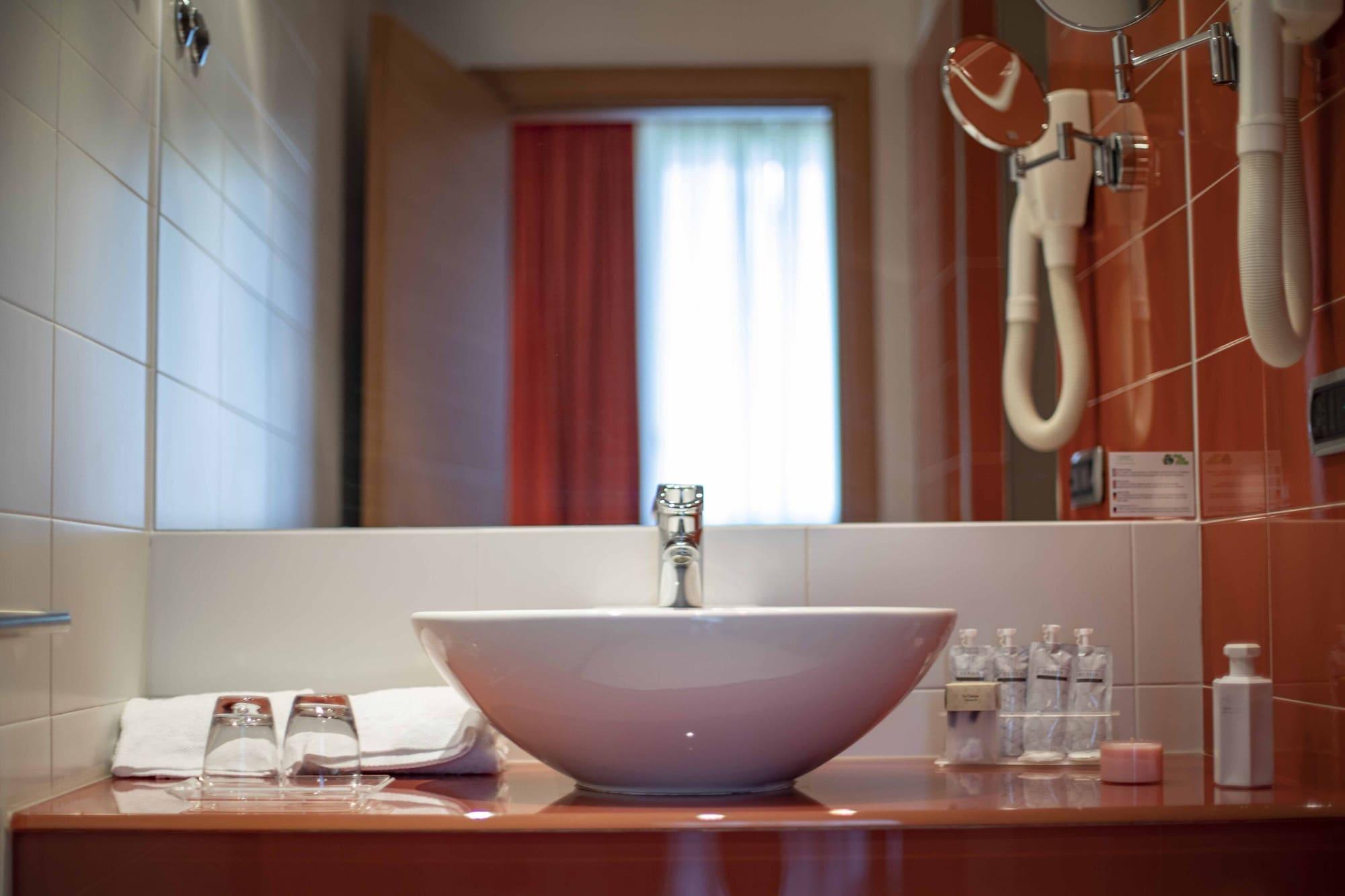 Hotel Remilia Reggio Emilia Luaran gambar