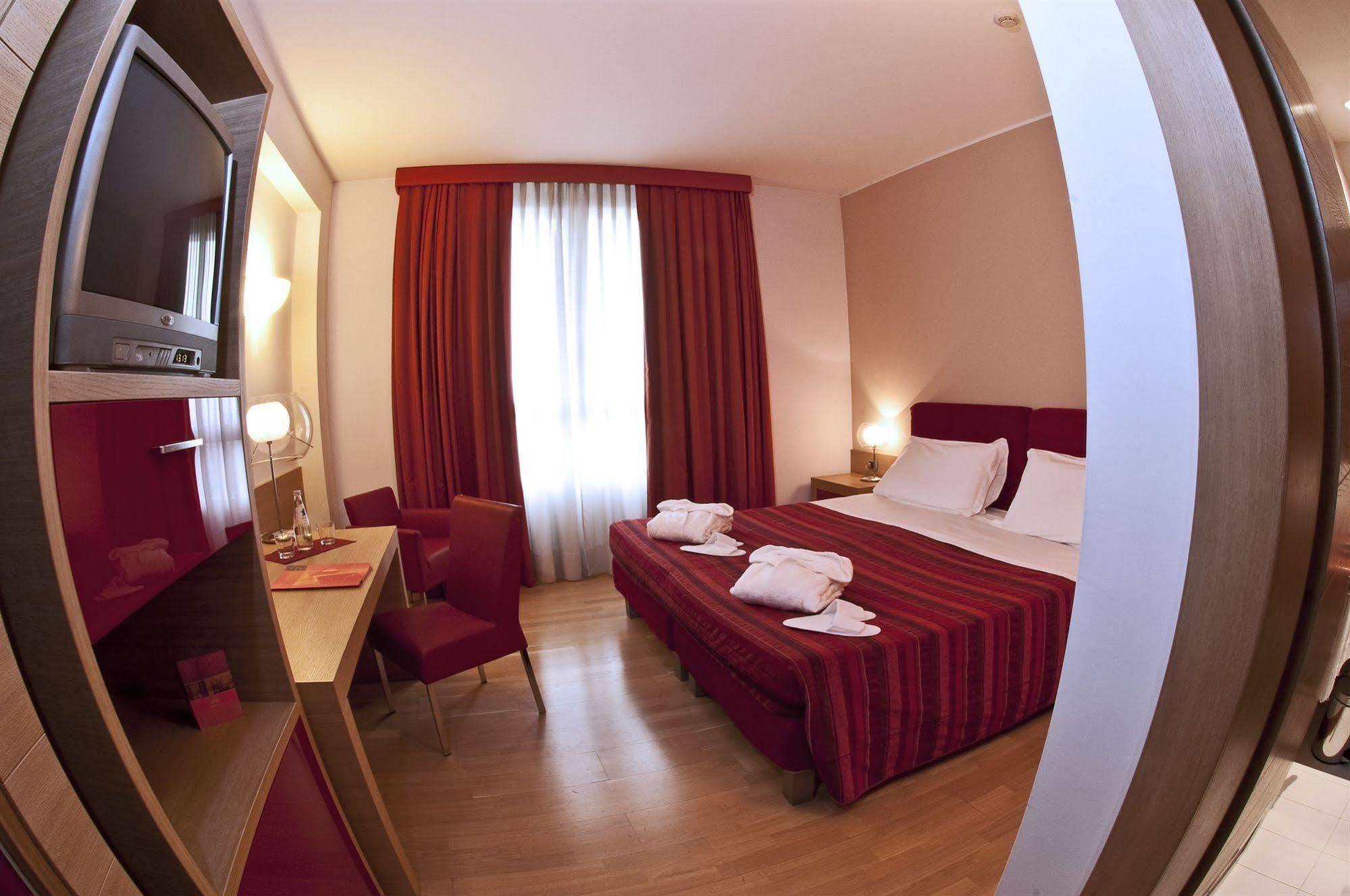 Hotel Remilia Reggio Emilia Luaran gambar