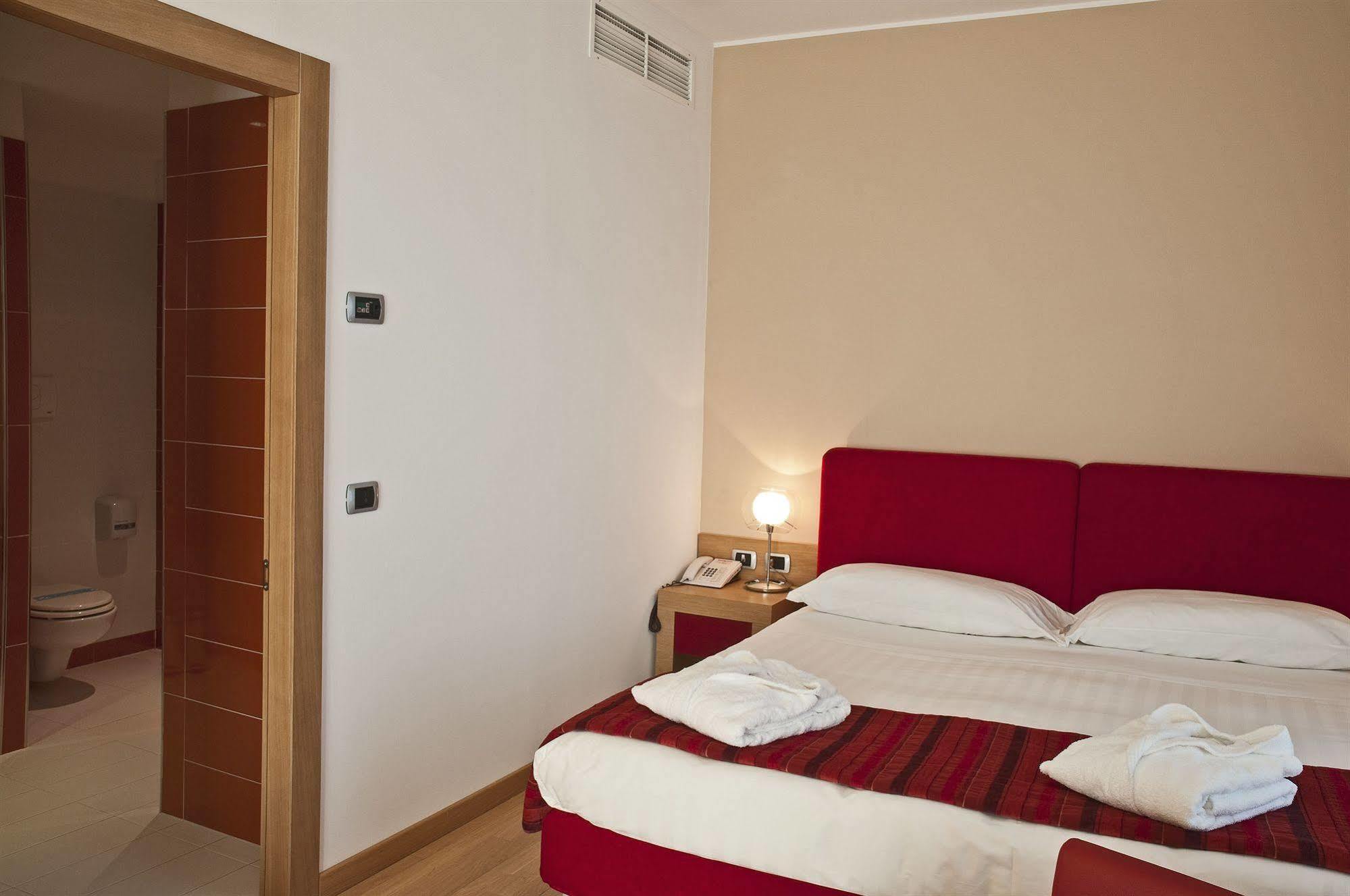 Hotel Remilia Reggio Emilia Luaran gambar